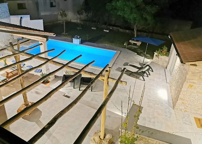 Casa Nuoneti By Rent Istria بيت للعطل Žminj