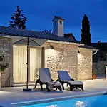 Casa de Férias Casa Nuoneti By Rent Istria